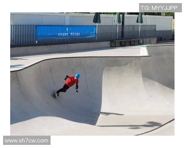 重庆滑板队在极限运动会中的团队协作表现分析与点评